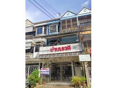 ขาย - ทาวส์เฮ้าส์ 3 ชั้น หมู่บ้าน จริงใจ วิลเลจ ซอย เรวดี 75 รัตนาธิเบศร์, นนทบุรี