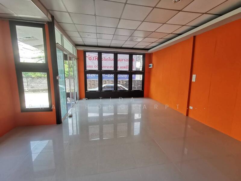 ให้เช่า - โกดัง และ ออฟฟิศ @ ถนนรามอินทรา, กรุงเทพ