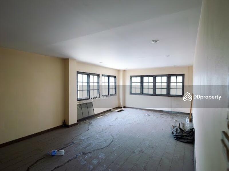 For Rent - พร้อมเจรจาราคา !! ให้เช่าตึกแถว 2 คูหาติดถนนใหญ่ นครอินทร์ 4 ชั้น (แบ่งชั้นเช่าได้) เดินทางสะดวก, Nonthaburi