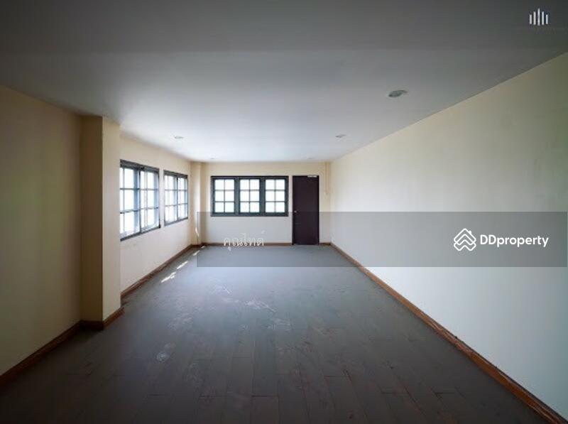 For Rent - พร้อมเจรจาราคา !! ให้เช่าตึกแถว 2 คูหาติดถนนใหญ่ นครอินทร์ 4 ชั้น (แบ่งชั้นเช่าได้) เดินทางสะดวก, Nonthaburi