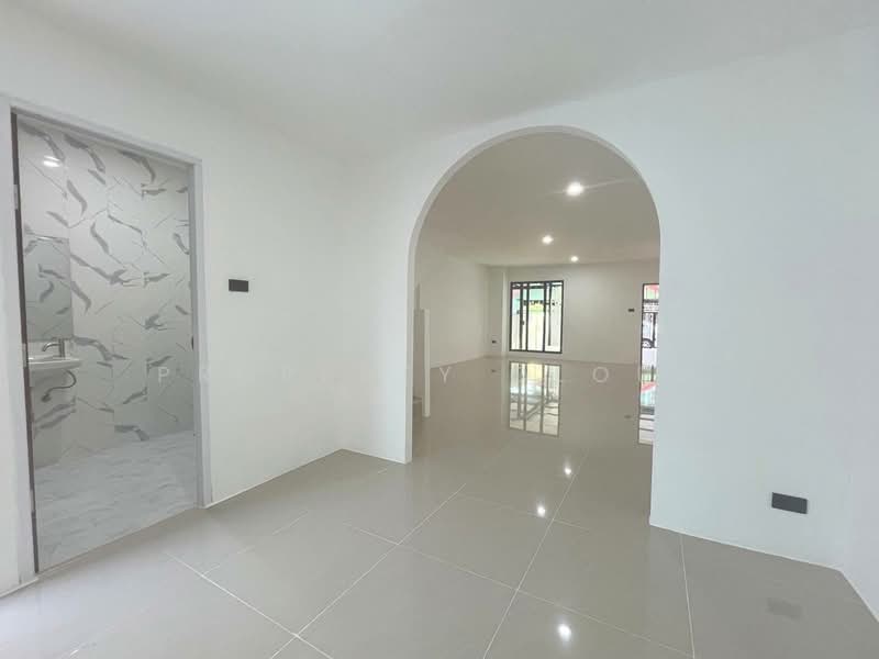 หมู่บ้านวนารมย์ ฉลองกรุง 24, กรุงเทพ, ทับยาว, ลาดกระบัง, กรุงเทพ, 150 ตร.ม., ทาวน์เฮ้าส์ ขาย, โดย Nichapa Nuntapun, 11658521 - DDproperty.com