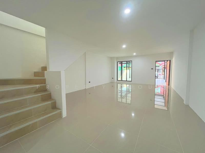 Wanarom Village, Bangkok, Thab Yao, Lat Krabang, Bangkok, 3 Bedrooms, 150 sqm, Townhouse For Sale, by Nichapa Nuntapun, 11658521 - DDproperty.com
