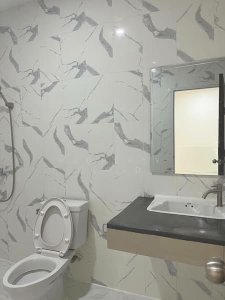 หมู่บ้านวนารมย์ ฉลองกรุง 24, กรุงเทพ, ทับยาว, ลาดกระบัง, กรุงเทพ, 150 ตร.ม., ทาวน์เฮ้าส์ ขาย, โดย Nichapa Nuntapun, 11658521 - DDproperty.com