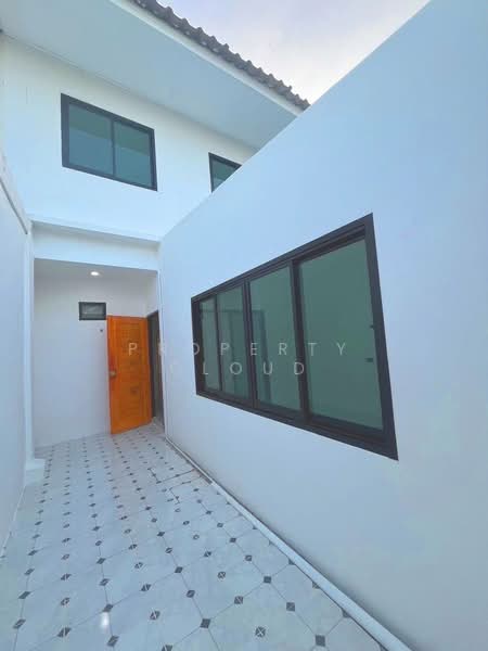 หมู่บ้านวนารมย์ ฉลองกรุง 24, กรุงเทพ, ทับยาว, ลาดกระบัง, กรุงเทพ, 150 ตร.ม., ทาวน์เฮ้าส์ ขาย, โดย Nichapa Nuntapun, 11658521 - DDproperty.com