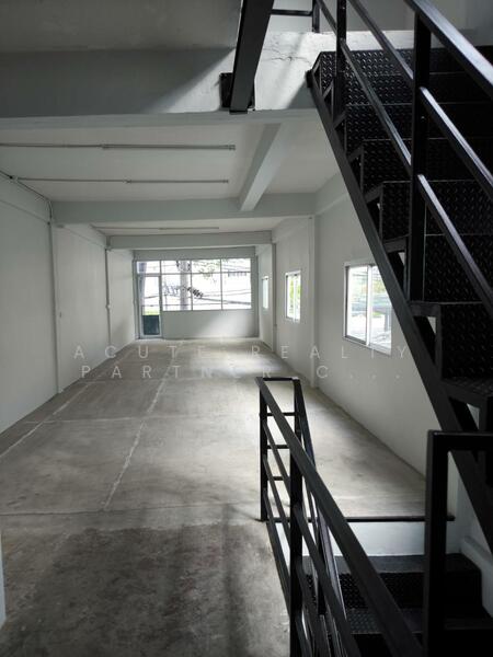 ขาย - ขายอาคารพาณิชย์ติดถนนรามคำแหง ขายตึกแถวหลังมุม ม.ราม, กรุงเทพ