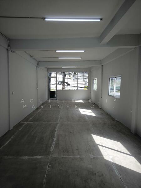 ขาย - ขายอาคารพาณิชย์ติดถนนรามคำแหง ขายตึกแถวหลังมุม ม.ราม, กรุงเทพ