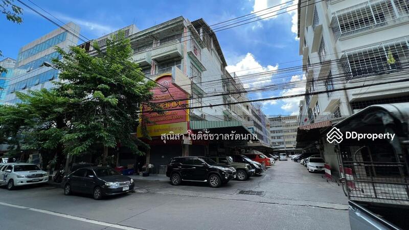 For Sale - For sale: 2 shophouses, 31.5 sq m, Rong Muang, Pathum Wan, Bangkok