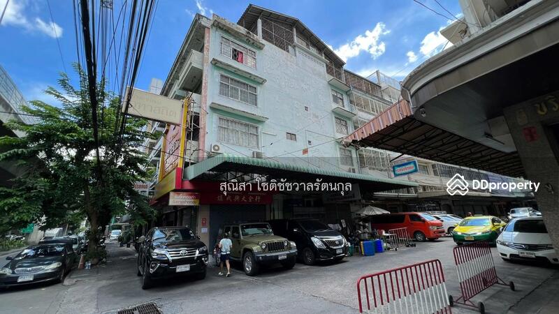 For Sale - For sale: 2 shophouses, 31.5 sq m, Rong Muang, Pathum Wan, Bangkok