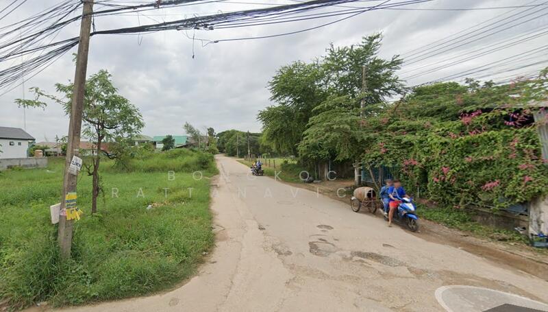 เลี้ยวซ้ายแล้วตรงไป