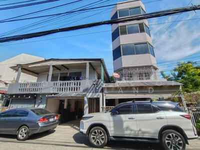 ขาย - ขาย หอพัก ถนนรัชดาภิเษก ( ผู้เช่าเต็ม ) เนื้อที่ 100 ตร.วา พื้นที่ใช้สอย 600 ตร.ม. มี 39 ห้องพัก, กรุงเทพ