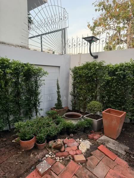 For rent single house 2 flr 90 sq.wa 4 bed 4 bath 3 aircon 3-4 carpark near BTS Punnawithee 1.8 Km, Bangkok, 18 สุขุมวิท101, Bang Chak, Phra Khanong, Bangkok, 3 Bedrooms, 250 sqm, Single Detached House For Rent, by Khun Aranya, 11666084 - DDproperty.com