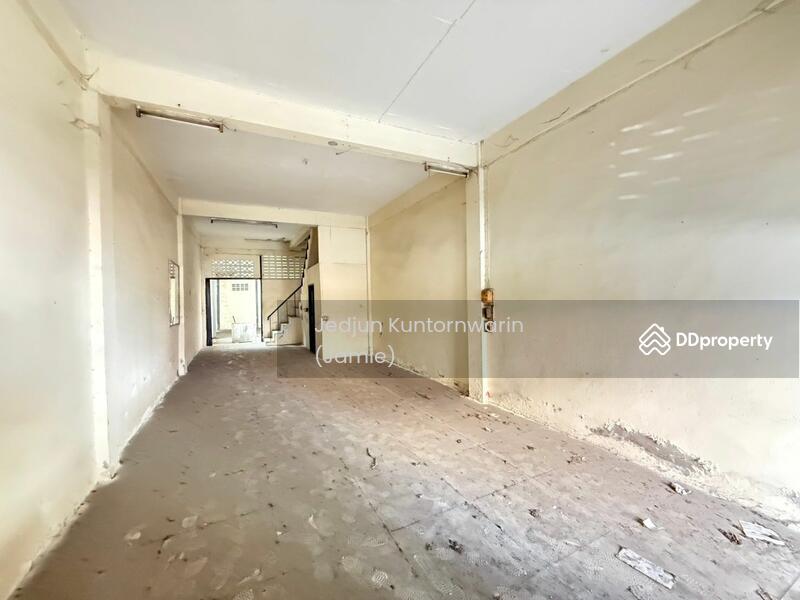 For Sale - ตึกแถว3ชั้น 21.5วา ตรงข้ามกองสลากสนามบินน้ำ, Nonthaburi