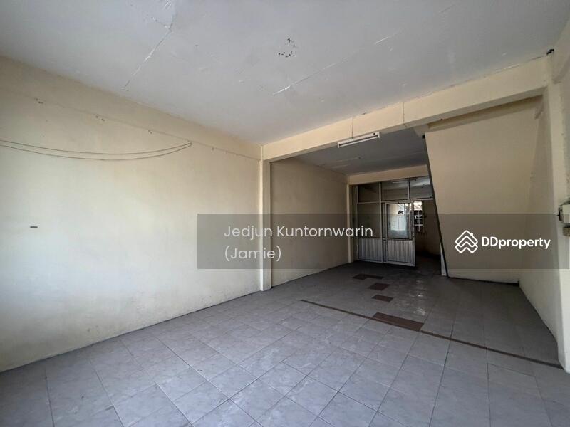 For Sale - ตึกแถว3ชั้น 21.5วา ตรงข้ามกองสลากสนามบินน้ำ, Nonthaburi