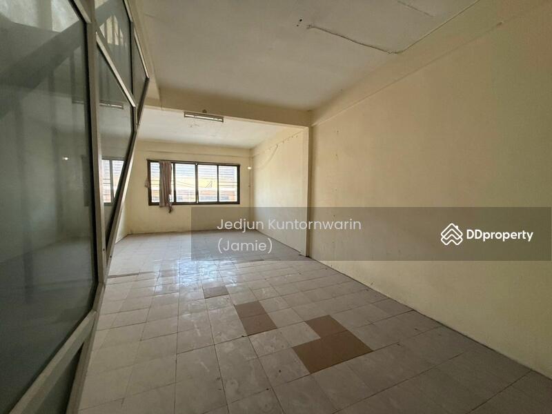 For Sale - ตึกแถว3ชั้น 21.5วา ตรงข้ามกองสลากสนามบินน้ำ, Nonthaburi