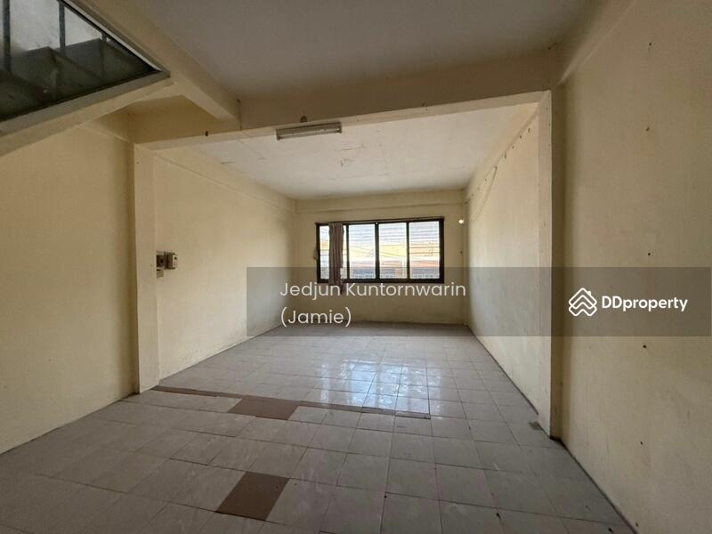For Sale - ตึกแถว3ชั้น 21.5วา ตรงข้ามกองสลากสนามบินน้ำ, Nonthaburi