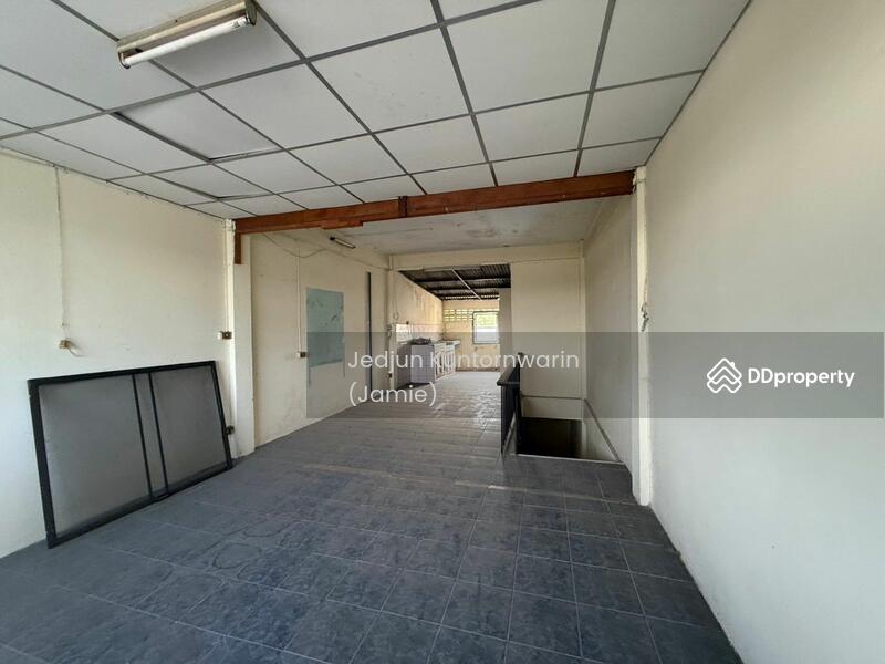 For Sale - ตึกแถว3ชั้น 21.5วา ตรงข้ามกองสลากสนามบินน้ำ, Nonthaburi