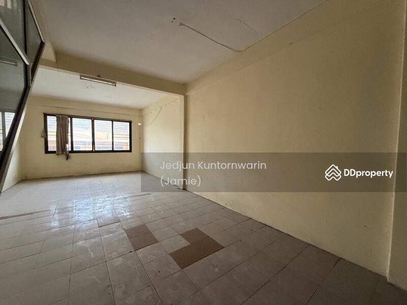 For Sale - ตึกแถว3ชั้น 21.5วา ตรงข้ามกองสลากสนามบินน้ำ, Nonthaburi