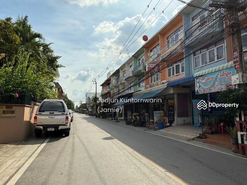 For Sale - ตึกแถว3ชั้น 21.5วา ตรงข้ามกองสลากสนามบินน้ำ, Nonthaburi