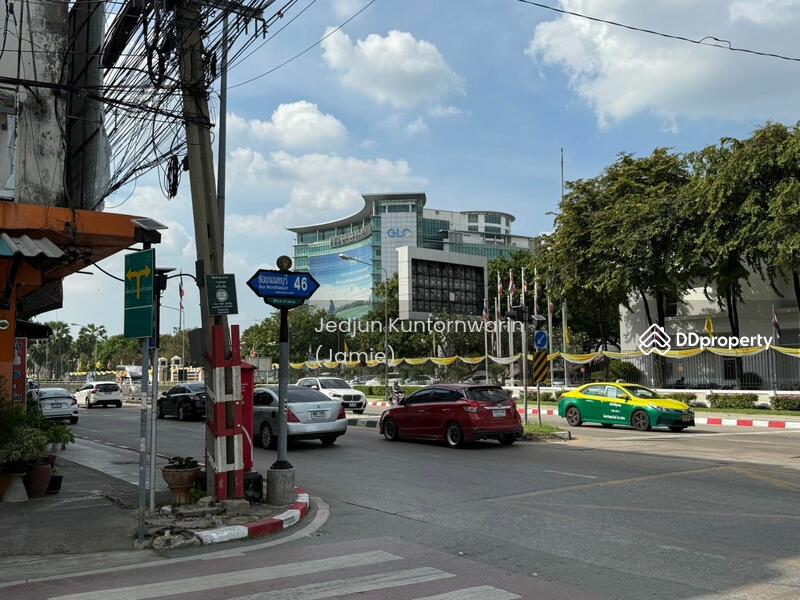 For Sale - ตึกแถว3ชั้น 21.5วา ตรงข้ามกองสลากสนามบินน้ำ, Nonthaburi