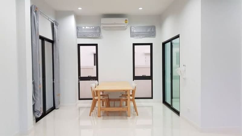 Aura Luxe Ramkhamhaeng 94, Bangkok, Saphan Sung, Bangkok, 3 Bedrooms, 183 sqm, Single Detached House For Rent, by ปรินทร์ญาดา ชิณโชติ, 11667539 - DDproperty.com