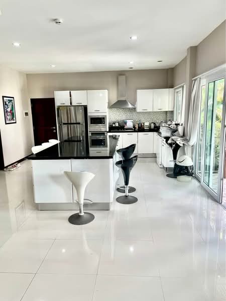 7R0838 Pool villa for rent 5 bedroom 5 bathroom 95,000/month at rawai have fully furnished, Phuket, Rawai, Muang Phuket, Phuket, 5 Bedrooms, 280 sqm, Villa For Rent, by PK LIFE Property, 11668155 - DDproperty.com