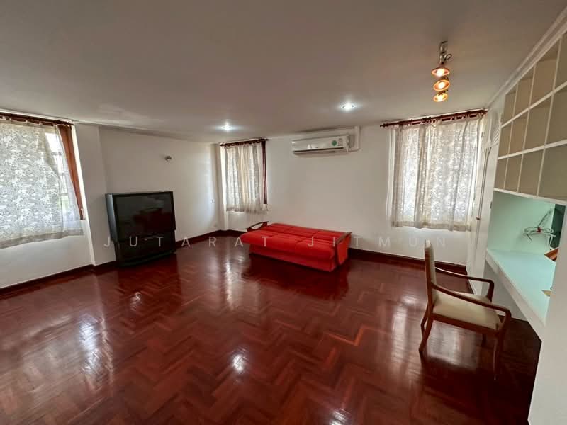 บ้านเดี่ยวถนนสุขุมวิท 71 ซอยปรีดีพนมยงค์ 14, Bangkok, Phra Kanong Nua, Watthana, Bangkok, 4 Bedrooms, 2,000 sqm, Single Detached House For Rent, by Jutarat Jitmun, 11668627 - DDproperty.com