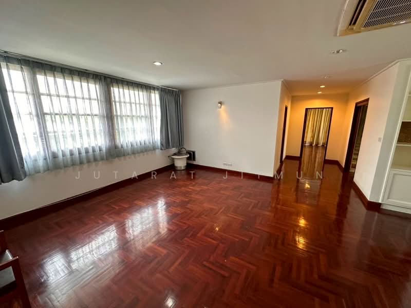 บ้านเดี่ยวถนนสุขุมวิท 71 ซอยปรีดีพนมยงค์ 14, Bangkok, Phra Kanong Nua, Watthana, Bangkok, 4 Bedrooms, 2,000 sqm, Single Detached House For Rent, by Jutarat Jitmun, 11668627 - DDproperty.com