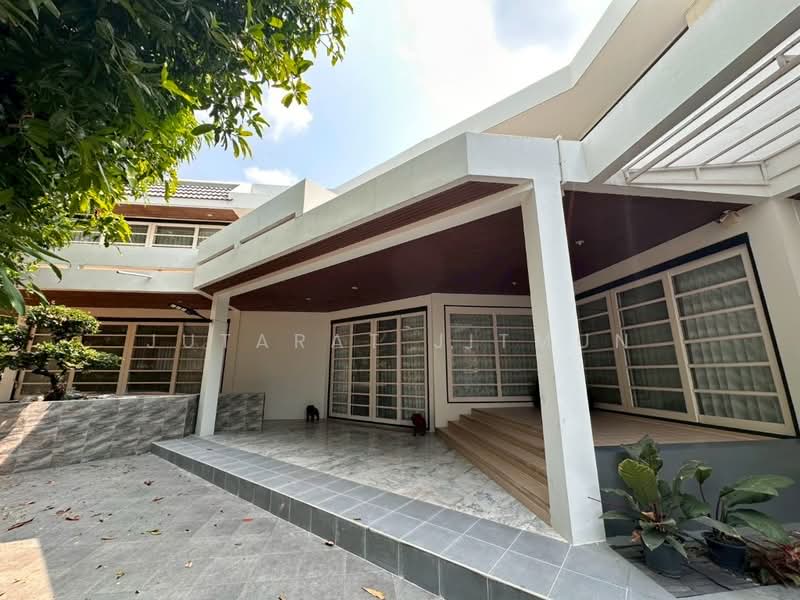 บ้านเดี่ยวถนนสุขุมวิท 71 ซอยปรีดีพนมยงค์ 14, Bangkok, Phra Kanong Nua, Watthana, Bangkok, 4 Bedrooms, 2,000 sqm, Single Detached House For Rent, by Jutarat Jitmun, 11668627 - DDproperty.com