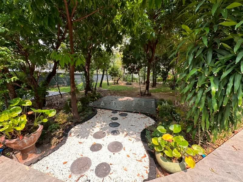 บ้านเดี่ยวถนนสุขุมวิท 71 ซอยปรีดีพนมยงค์ 14, Bangkok, Phra Kanong Nua, Watthana, Bangkok, 4 Bedrooms, 2,000 sqm, Single Detached House For Rent, by Jutarat Jitmun, 11668627 - DDproperty.com