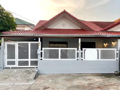 ขาย - บ้านแฝดหลังใหญ่ อารมณ์บ้านเดี่ยว ใกล้ห้างเดอะชิลล์ หมู่บ้านโชคชัยวิลเลจ 2, ชลบุรี