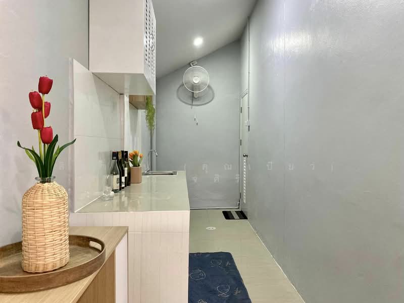็House for sale. Near The Chill Mall Chokchai Village 2, Chon Buri (Pattaya), Nong Pru, Bang Lamung (Pattaya), Chon Buri (Pattaya), 2 Bedrooms, 110 sqm, Townhouse For Sale, by สิตานัน (คุณเปียว) อาจศิริ, 11669138 - DDproperty.com