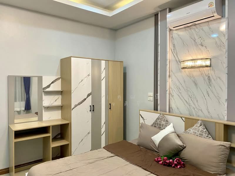 ็House for sale. Near The Chill Mall Chokchai Village 2, Chon Buri (Pattaya), Nong Pru, Bang Lamung (Pattaya), Chon Buri (Pattaya), 2 Bedrooms, 110 sqm, Townhouse For Sale, by สิตานัน (คุณเปียว) อาจศิริ, 11669138 - DDproperty.com