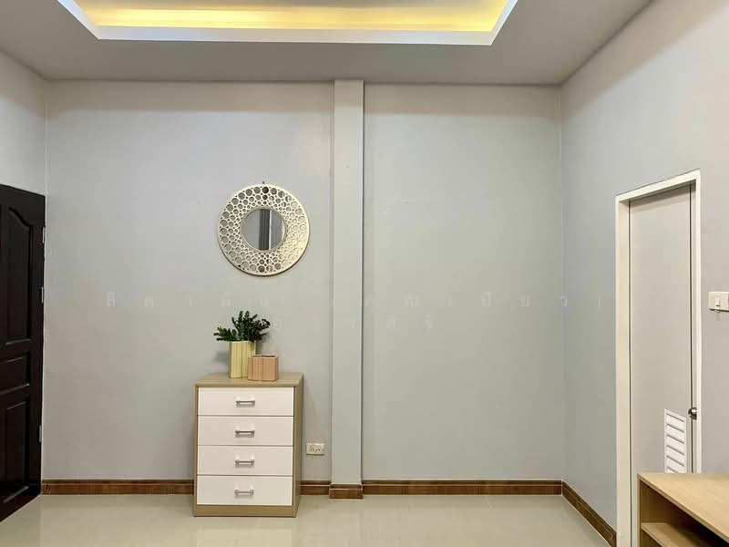 ็House for sale. Near The Chill Mall Chokchai Village 2, Chon Buri (Pattaya), Nong Pru, Bang Lamung (Pattaya), Chon Buri (Pattaya), 2 Bedrooms, 110 sqm, Townhouse For Sale, by สิตานัน (คุณเปียว) อาจศิริ, 11669138 - DDproperty.com