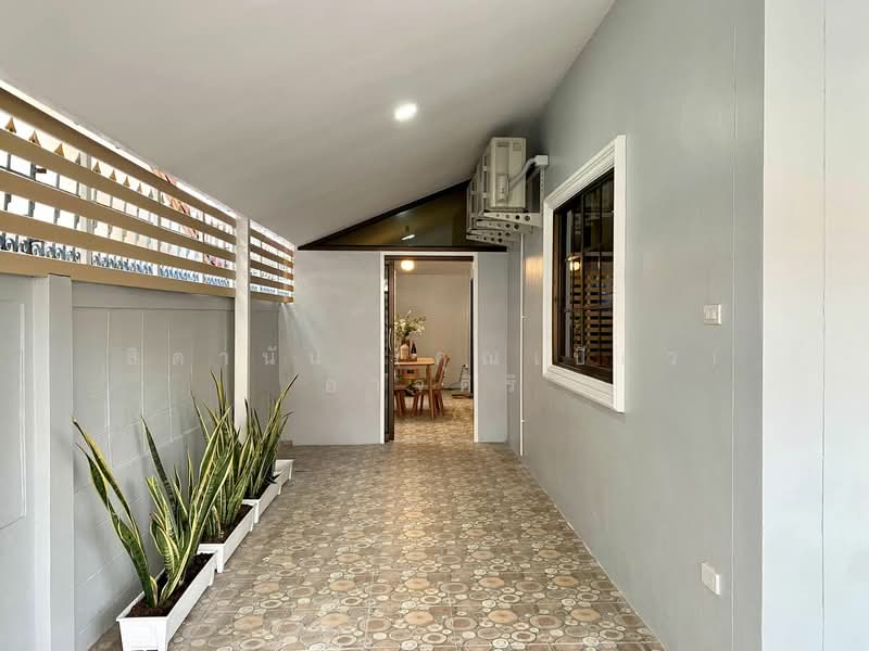 บ้านแฝดหลังใหญ่ อารมณ์บ้านเดี่ยว ใกล้ห้างเดอะชิลล์ หมู่บ้านโชคชัยวิลเลจ 2, ชลบุรี, หนองปรือ, บางละมุง, ชลบุรี, 110 ตร.ม., ทาวน์เฮ้าส์ ขาย, โดย สิตานัน (คุณเปียว) อาจศิริ, 11669138 - DDproperty.com