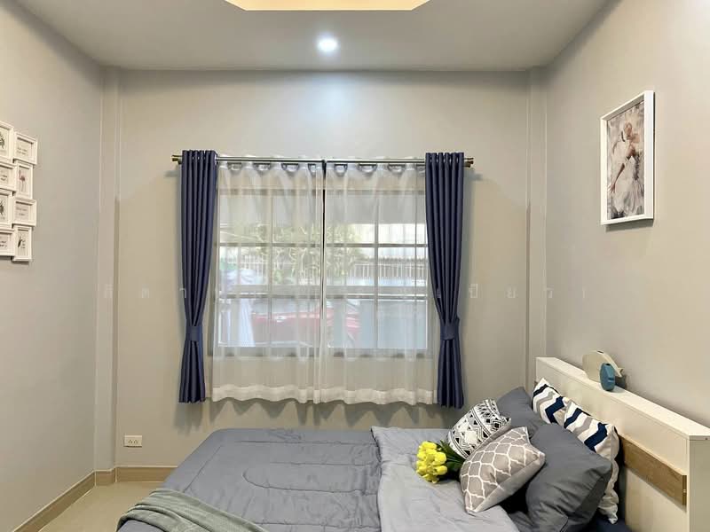 ็House for sale. Near The Chill Mall Chokchai Village 2, Chon Buri (Pattaya), Nong Pru, Bang Lamung (Pattaya), Chon Buri (Pattaya), 2 Bedrooms, 110 sqm, Townhouse For Sale, by สิตานัน (คุณเปียว) อาจศิริ, 11669138 - DDproperty.com