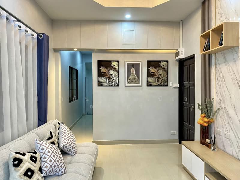 ็House for sale. Near The Chill Mall Chokchai Village 2, Chon Buri (Pattaya), Nong Pru, Bang Lamung (Pattaya), Chon Buri (Pattaya), 2 Bedrooms, 110 sqm, Townhouse For Sale, by สิตานัน (คุณเปียว) อาจศิริ, 11669138 - DDproperty.com