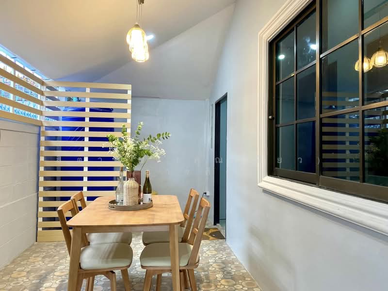 ็House for sale. Near The Chill Mall Chokchai Village 2, Chon Buri (Pattaya), Nong Pru, Bang Lamung (Pattaya), Chon Buri (Pattaya), 2 Bedrooms, 110 sqm, Townhouse For Sale, by สิตานัน (คุณเปียว) อาจศิริ, 11669138 - DDproperty.com