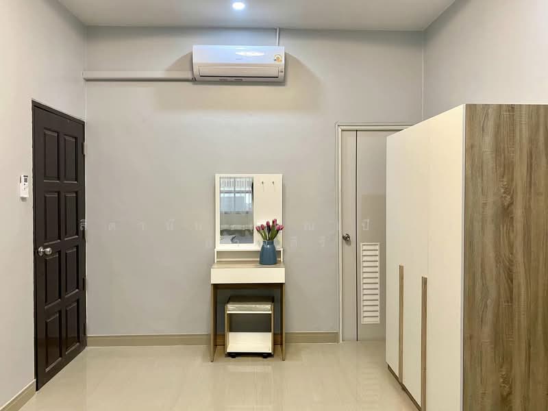 บ้านแฝดหลังใหญ่ อารมณ์บ้านเดี่ยว ใกล้ห้างเดอะชิลล์ หมู่บ้านโชคชัยวิลเลจ 2, ชลบุรี, หนองปรือ, บางละมุง, ชลบุรี, 110 ตร.ม., ทาวน์เฮ้าส์ ขาย, โดย สิตานัน (คุณเปียว) อาจศิริ, 11669138 - DDproperty.com