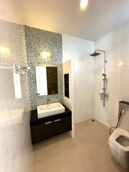 Pool Villa Ladprao - Chock Chai 4, Bangkok, Lat Phrao, Lat Phrao, Bangkok, 3 Bedrooms, 300 sqm, Single Detached House For Rent, by ปรินทร์ญาดา ชิณโชติ, 11669932 - DDproperty.com