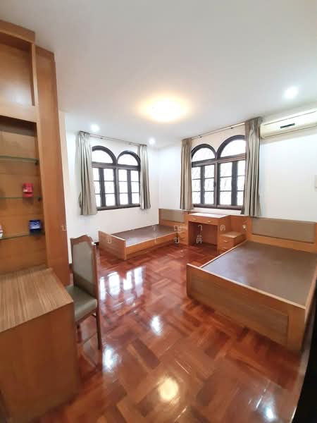 House Sukhumvit Phromphong - Thonglor, Bangkok, Khlong Tan Nua, Watthana, Bangkok, 5 Bedrooms, 350 sqm, Townhouse For Rent, by ปรินทร์ญาดา ชิณโชติ, 11670067 - DDproperty.com