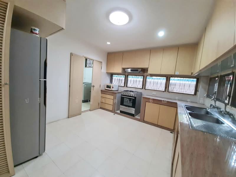 House Sukhumvit Phromphong - Thonglor, Bangkok, Khlong Tan Nua, Watthana, Bangkok, 5 Bedrooms, 350 sqm, Townhouse For Rent, by ปรินทร์ญาดา ชิณโชติ, 11670067 - DDproperty.com