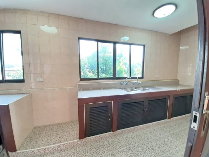 House Sukhumvit Phromphong - Thonglor, Bangkok, Khlong Tan Nua, Watthana, Bangkok, 5 Bedrooms, 350 sqm, Townhouse For Rent, by ปรินทร์ญาดา ชิณโชติ, 11670067 - DDproperty.com