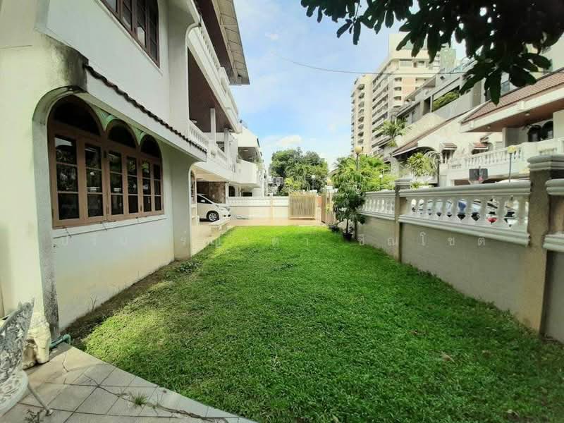 House Sukhumvit Phromphong - Thonglor, Bangkok, Khlong Tan Nua, Watthana, Bangkok, 5 Bedrooms, 350 sqm, Townhouse For Rent, by ปรินทร์ญาดา ชิณโชติ, 11670067 - DDproperty.com