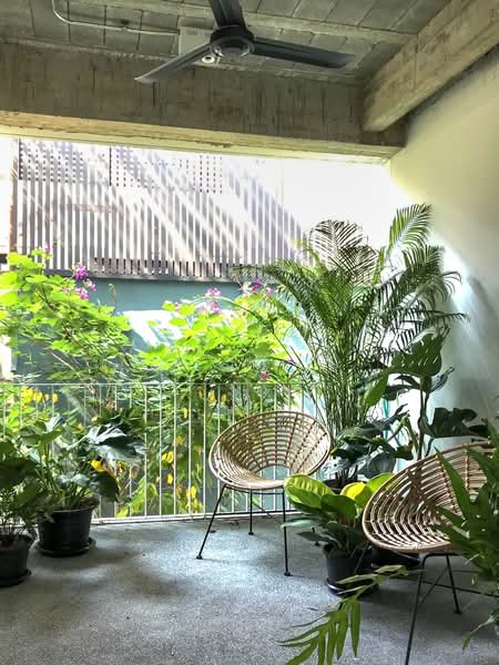 ขายบ้านสวย ใกล้ทองหล่อ 3 ชั้น ครึ่ง สุขุมวิท 49 ซอยพร้อมพรรค ที่ดิน 24.4 sq.wa. 3 นอน 3 น้ำ, Bangkok, Khlong Tan Nua, Watthana, Bangkok, 3 Bedrooms, 250 sqm, Townhouse For Sale, by คุณ ณิชาภา, 11670444 - DDproperty.com