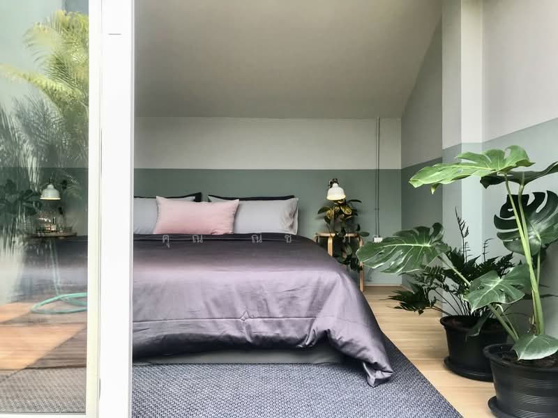 ขายบ้านสวย ใกล้ทองหล่อ 3 ชั้น ครึ่ง สุขุมวิท 49 ซอยพร้อมพรรค ที่ดิน 24.4 sq.wa. 3 นอน 3 น้ำ, Bangkok, Khlong Tan Nua, Watthana, Bangkok, 3 Bedrooms, 250 sqm, Townhouse For Sale, by คุณ ณิชาภา, 11670444 - DDproperty.com