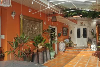 ขาย - บ้านสวย 2 หลัง บนที่ดิน 2 แปลงติดกัน พร้อมอยู่ ใจกลางเมือง ใกล้สถานีกลางบางซื่อ, กรุงเทพ