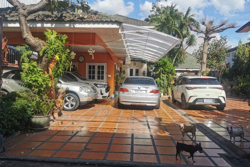 บ้านสวย 2 หลัง บนที่ดิน 2 แปลงติดกัน พร้อมอยู่ ใจกลางเมือง ใกล้สถานีกลางบางซื่อ, Bangkok, Bang Sue, Bang Sue, Bangkok, 4 Bedrooms, 240 sqm, Single Detached House For Sale, by BJ บิ๊กจิ๋ว, 11670515 - DDproperty.com