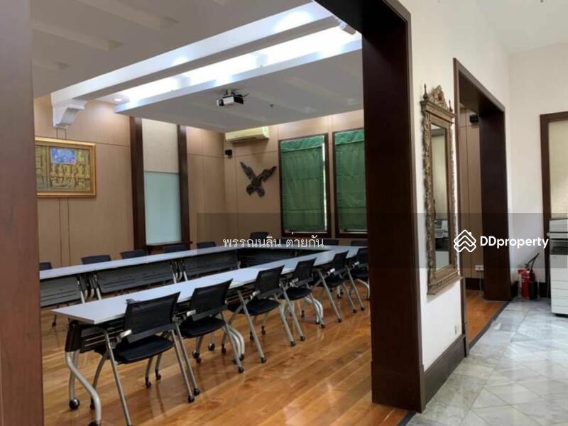 ให้เช่า - Traditional Thai buildings nearly 100 year old are looking for tenants who love traditional architec, กรุงเทพ