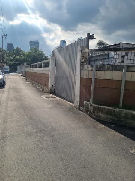 ขายที่ดิน เอกมัย สุขุมวิท : Land for sale, Ekkamai, Sukhumvit, กรุงเทพ, พระโขนงเหนือ, วัฒนา, กรุงเทพ, 3,068 ตร.ม., ที่ดิน ขาย, โดย TOAH T., 11670893 - DDproperty.com