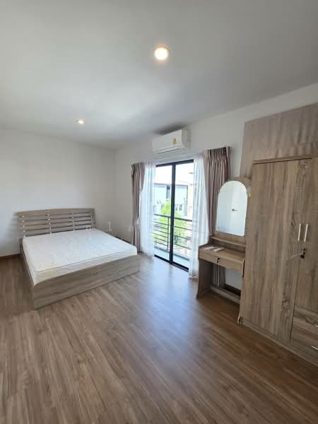 Baan Klang Muang Srinakarin – Onnut, Bangkok, 174 Soi On Nut 70/1, Prawet, Prawet, Bangkok, 3 Bedrooms, 160 sqm, Townhouse For Rent, by Ulaiwan Boonsiri, 11673457 - DDproperty.com